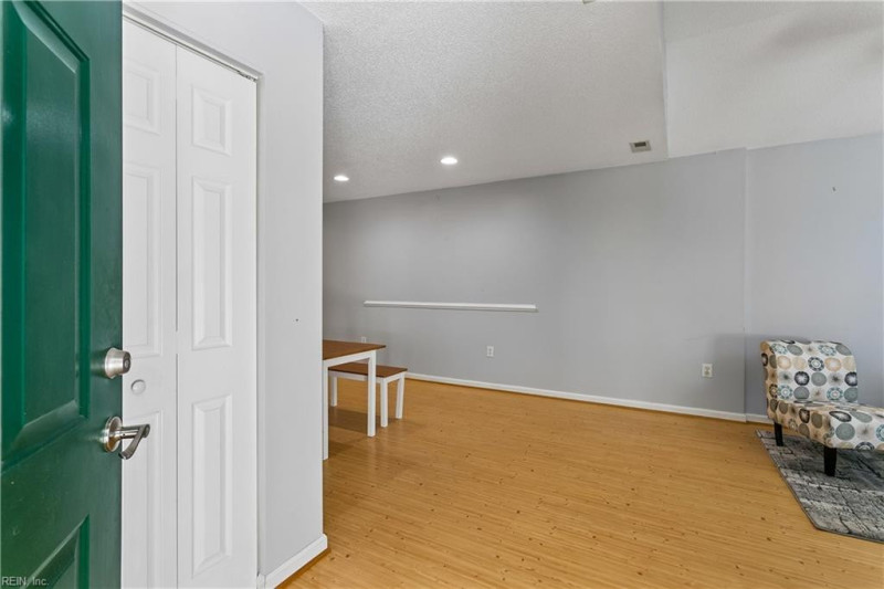 Photo 5 of 39 residential for sale in York County virginia