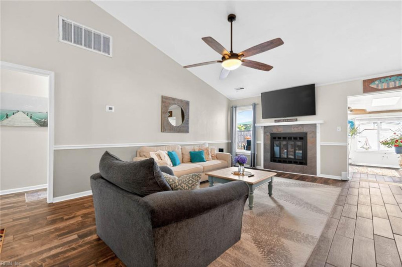 Photo 11 of 46 residential for sale in Virginia Beach virginia