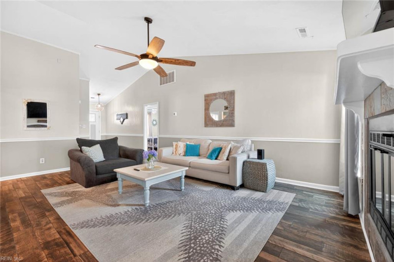 Photo 12 of 46 residential for sale in Virginia Beach virginia