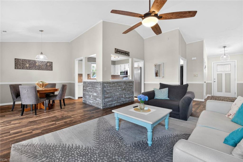 Photo 13 of 46 residential for sale in Virginia Beach virginia