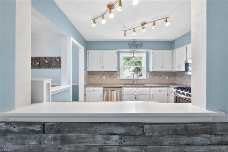Photo 18 of 46 residential for sale in Virginia Beach virginia
