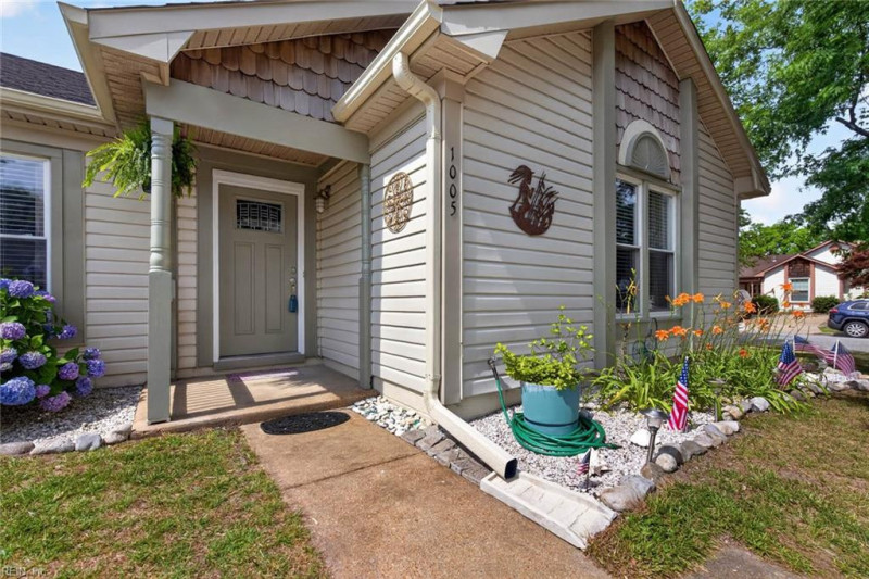 Photo 6 of 46 residential for sale in Virginia Beach virginia