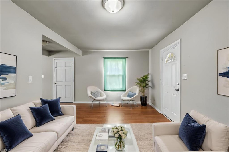 Photo 11 of 31 residential for sale in Portsmouth virginia