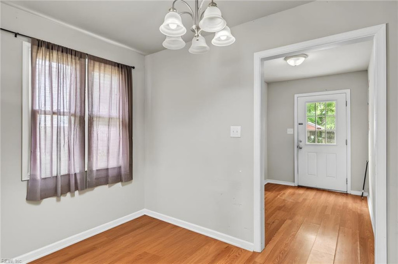 Photo 16 of 31 residential for sale in Portsmouth virginia