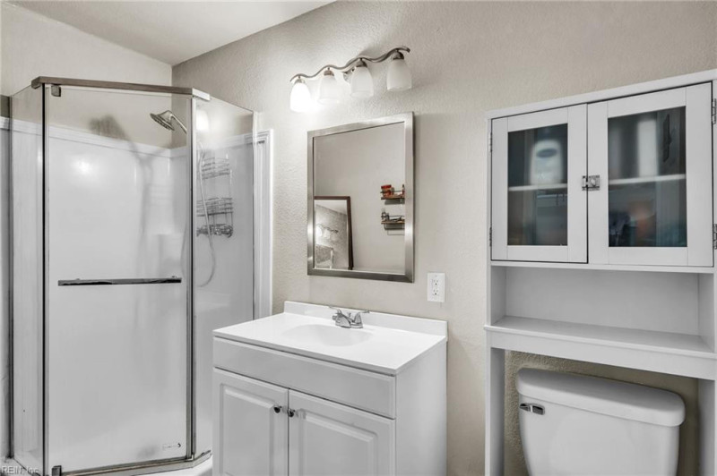 Photo 20 of 31 residential for sale in Portsmouth virginia