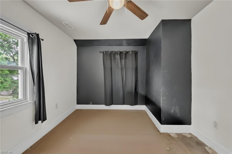 Photo 22 of 31 residential for sale in Portsmouth virginia
