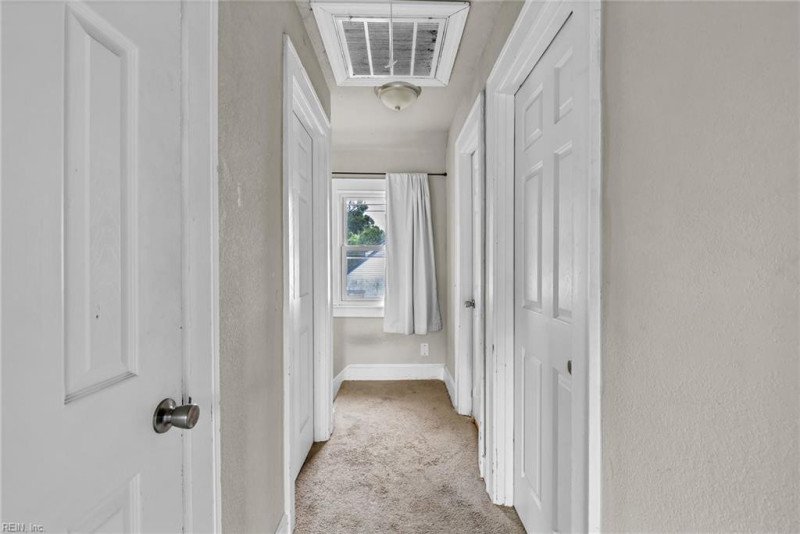 Photo 28 of 31 residential for sale in Portsmouth virginia