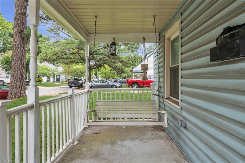 Photo 4 of 31 residential for sale in Portsmouth virginia