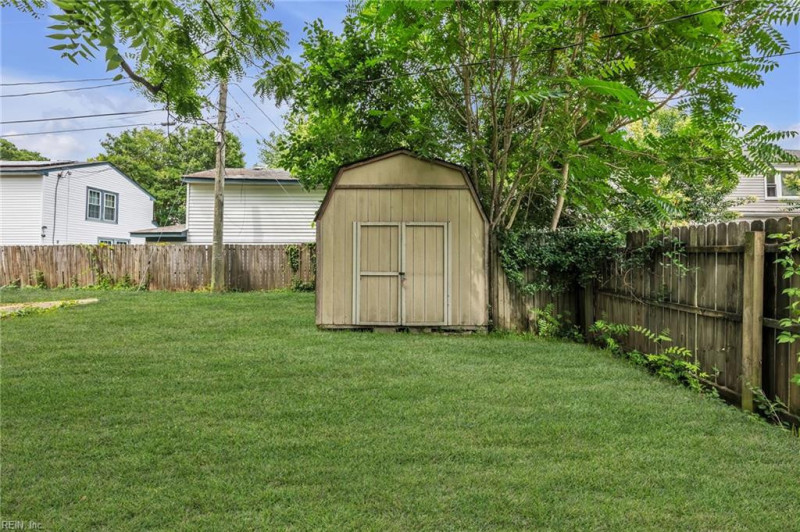 Photo 6 of 31 residential for sale in Portsmouth virginia