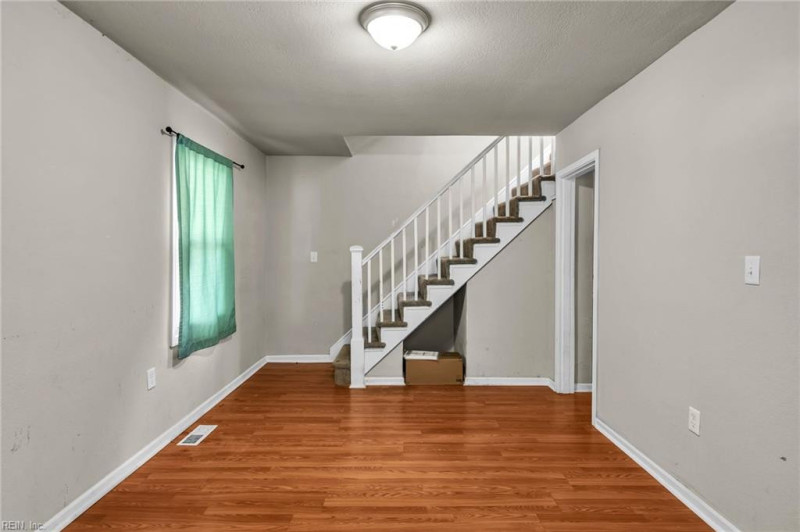 Photo 9 of 31 residential for sale in Portsmouth virginia