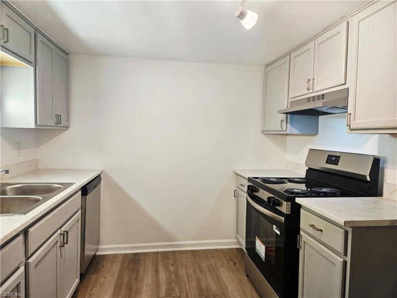 Photo 12 of 35 residential for sale in Newport News virginia