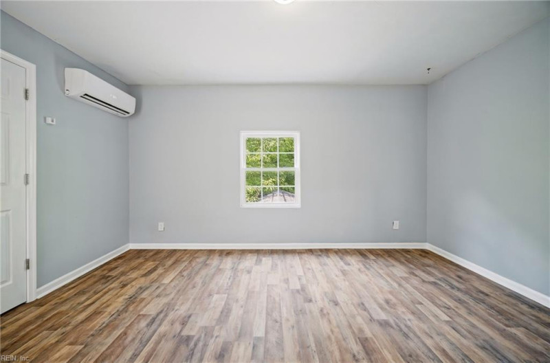 Photo 15 of 25 residential for sale in Portsmouth virginia