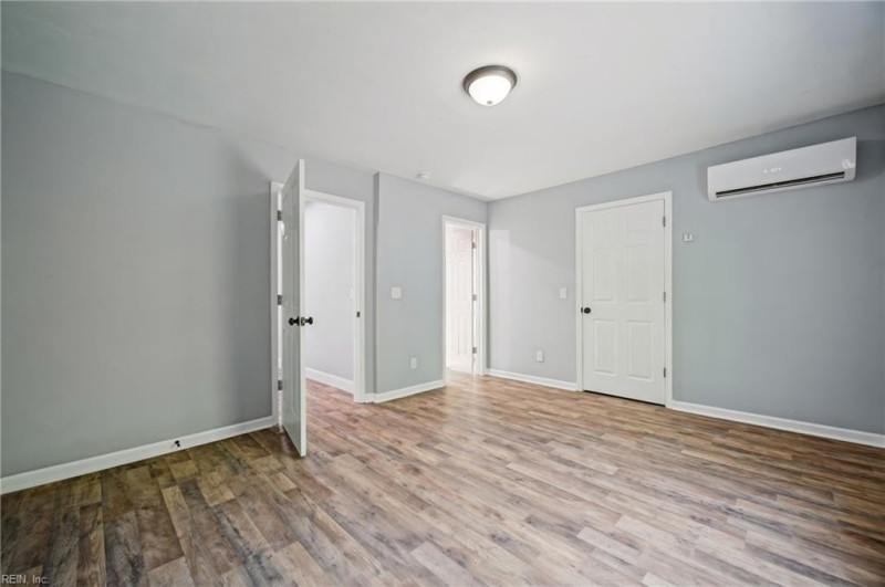 Photo 16 of 25 residential for sale in Portsmouth virginia