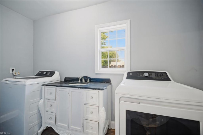 Photo 23 of 25 residential for sale in Portsmouth virginia