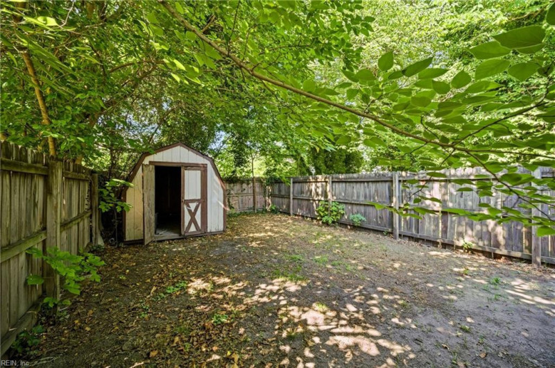 Photo 24 of 25 residential for sale in Portsmouth virginia