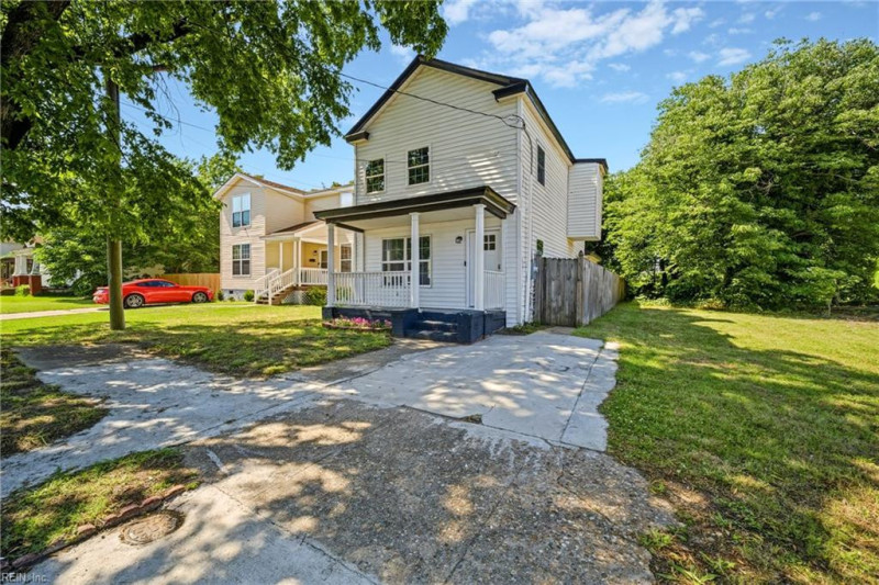 Photo 3 of 25 residential for sale in Portsmouth virginia