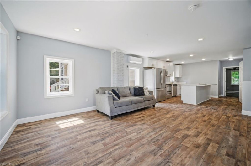 Photo 5 of 25 residential for sale in Portsmouth virginia