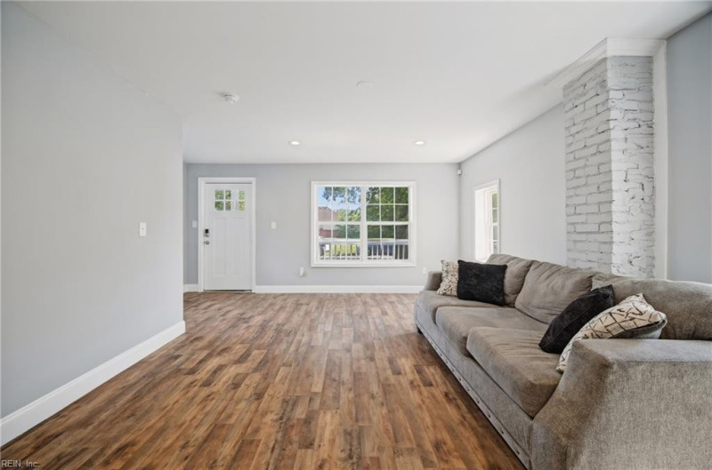Photo 6 of 25 residential for sale in Portsmouth virginia