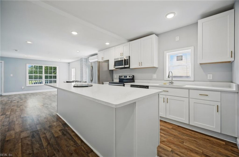 Photo 9 of 25 residential for sale in Portsmouth virginia