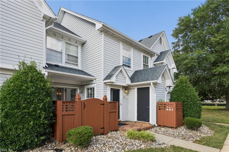 Photo 2 of 35 residential for sale in Portsmouth virginia