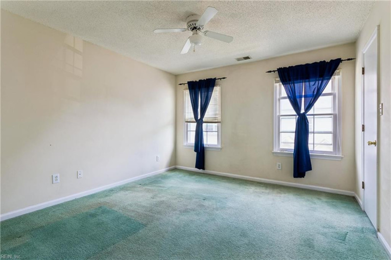 Photo 27 of 35 residential for sale in Portsmouth virginia