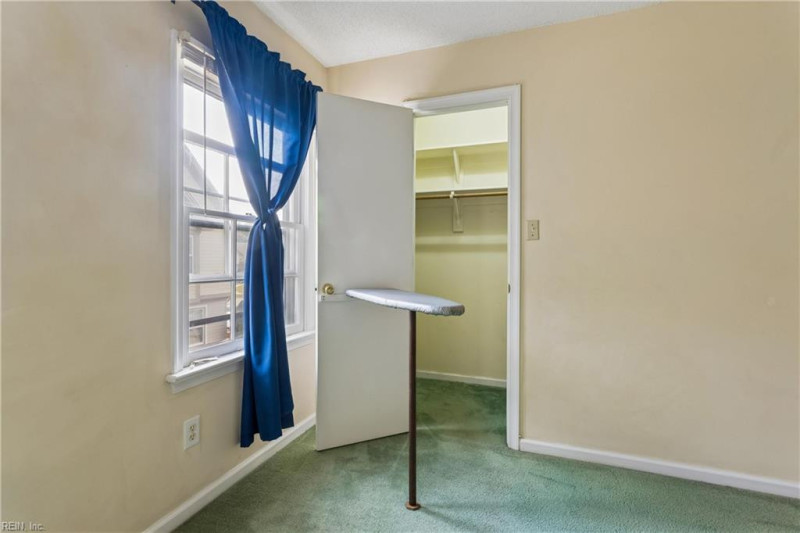 Photo 29 of 35 residential for sale in Portsmouth virginia