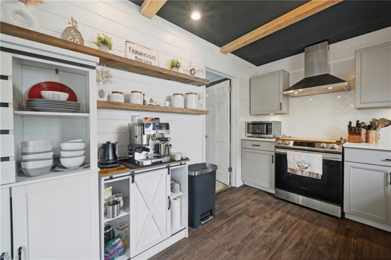 Photo 12 of 33 residential for sale in Virginia Beach virginia