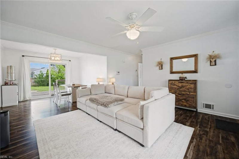 Photo 5 of 33 residential for sale in Virginia Beach virginia