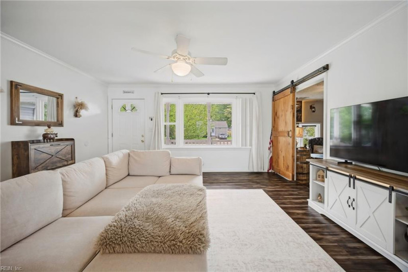 Photo 6 of 33 residential for sale in Virginia Beach virginia
