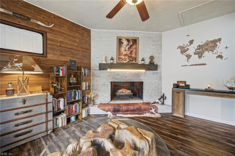 Photo 8 of 33 residential for sale in Virginia Beach virginia