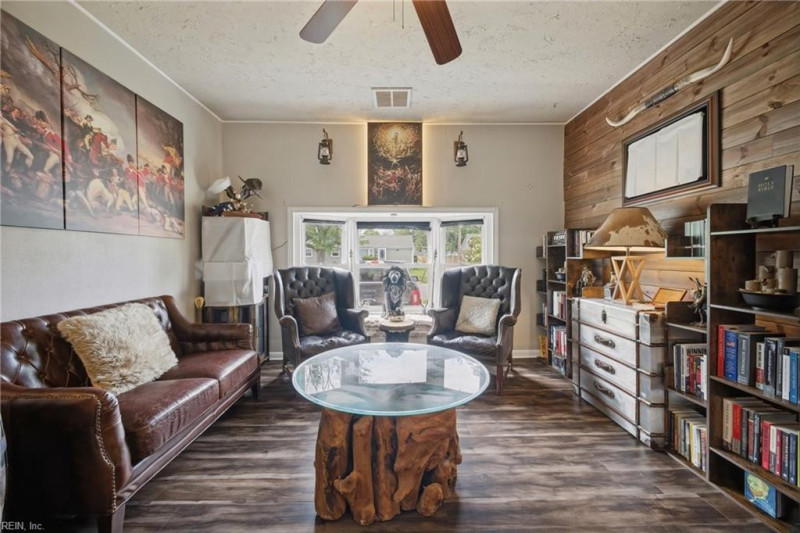 Photo 9 of 33 residential for sale in Virginia Beach virginia