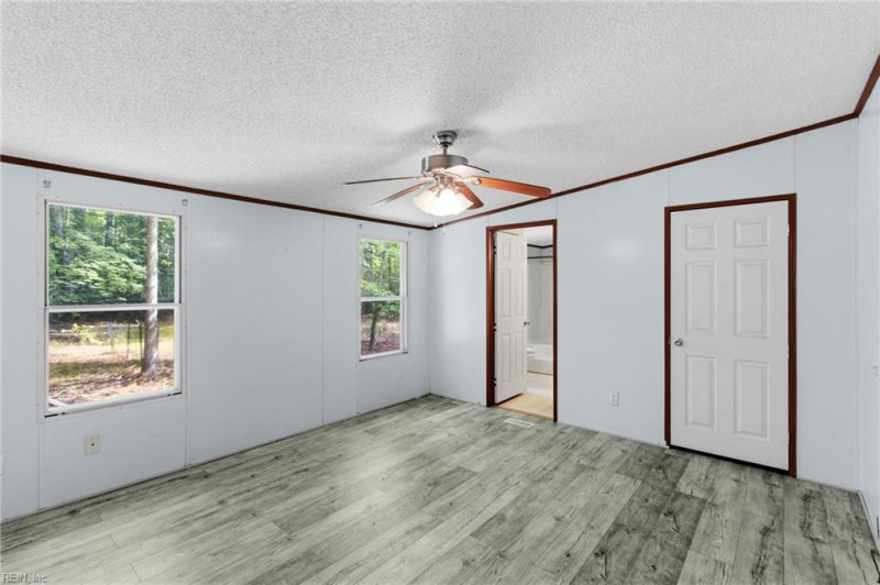 Photo 11 of 36 residential for sale in Gloucester County virginia