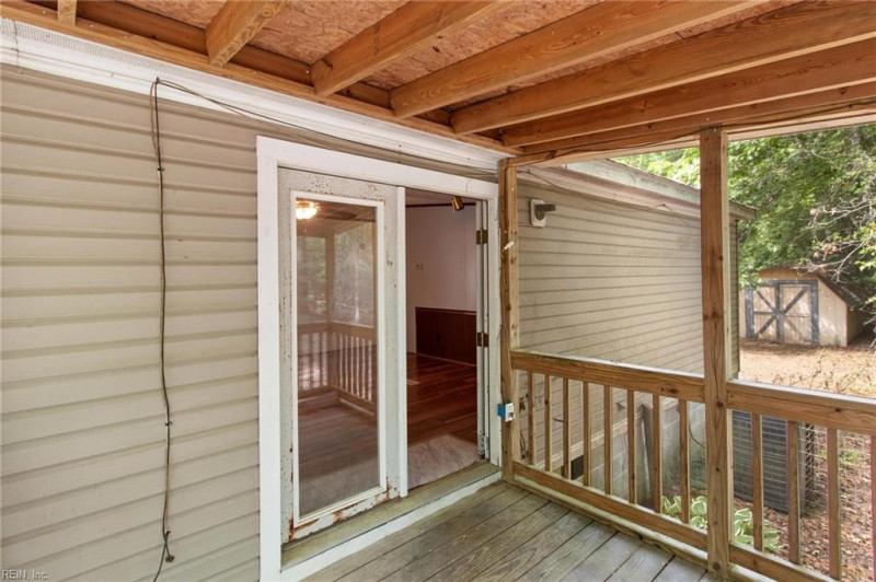 Photo 15 of 36 residential for sale in Gloucester County virginia