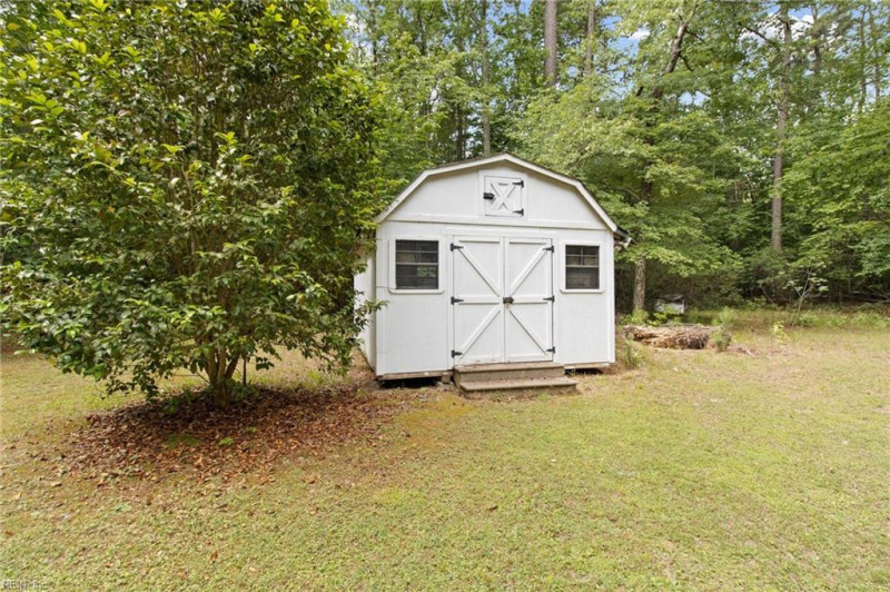 Photo 20 of 36 residential for sale in Gloucester County virginia