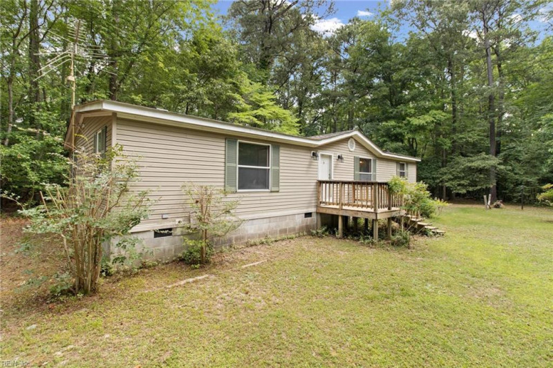 Photo 22 of 36 residential for sale in Gloucester County virginia