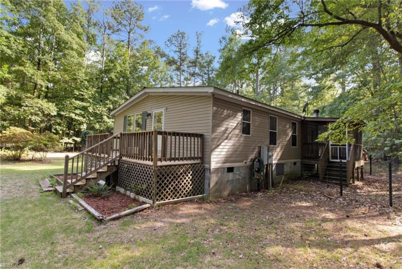 Photo 25 of 36 residential for sale in Gloucester County virginia