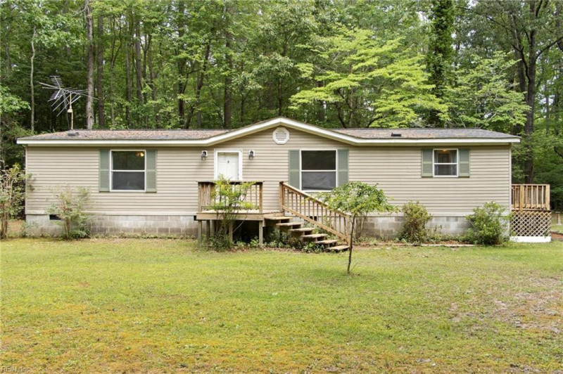 Photo 3 of 36 residential for sale in Gloucester County virginia