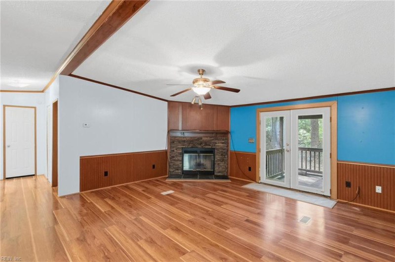 Photo 30 of 36 residential for sale in Gloucester County virginia