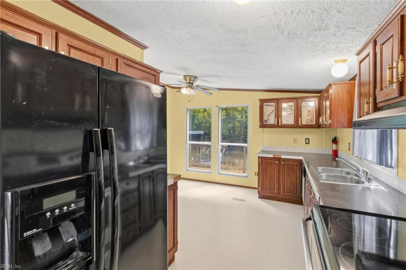 Photo 34 of 36 residential for sale in Gloucester County virginia