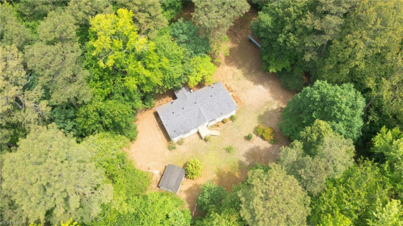 Photo 4 of 36 residential for sale in Gloucester County virginia