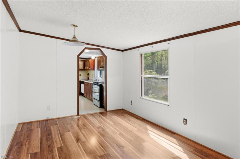 Photo 5 of 36 residential for sale in Gloucester County virginia