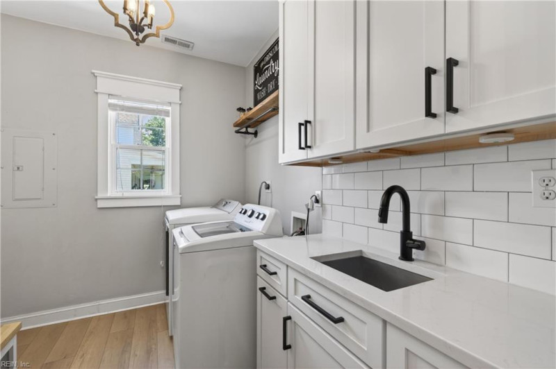 Photo 11 of 47 residential for sale in Chesapeake virginia