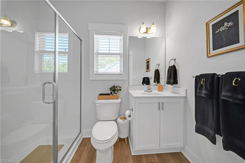 Photo 18 of 50 residential for sale in Chesapeake virginia