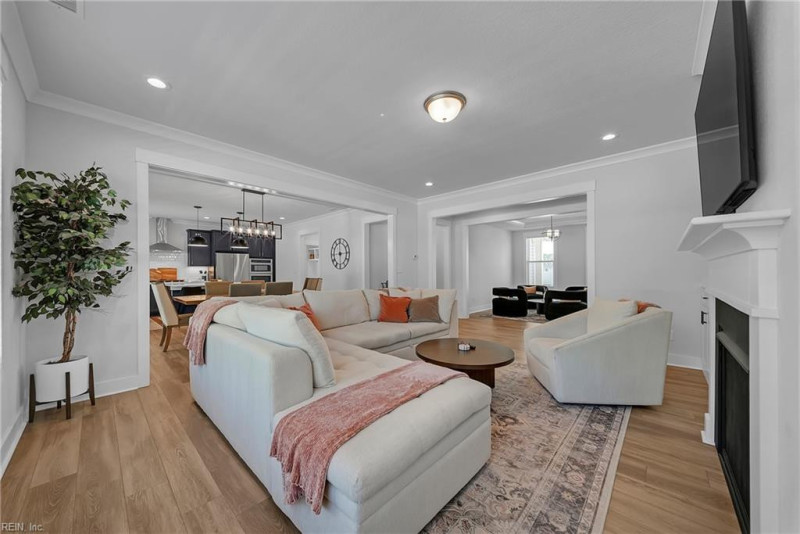 Photo 7 of 50 residential for sale in Chesapeake virginia