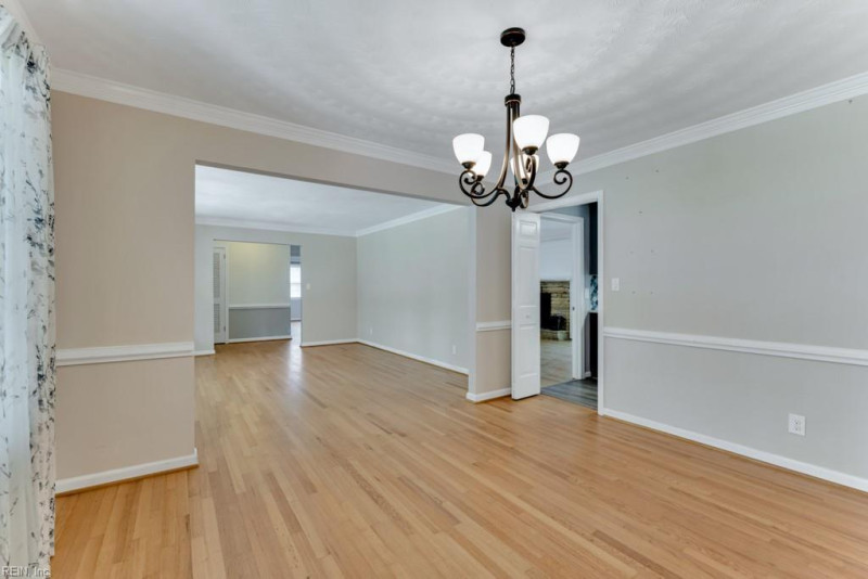 Photo 12 of 39 residential for sale in Chesapeake virginia