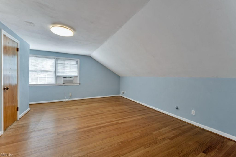 Photo 13 of 39 residential for sale in Chesapeake virginia