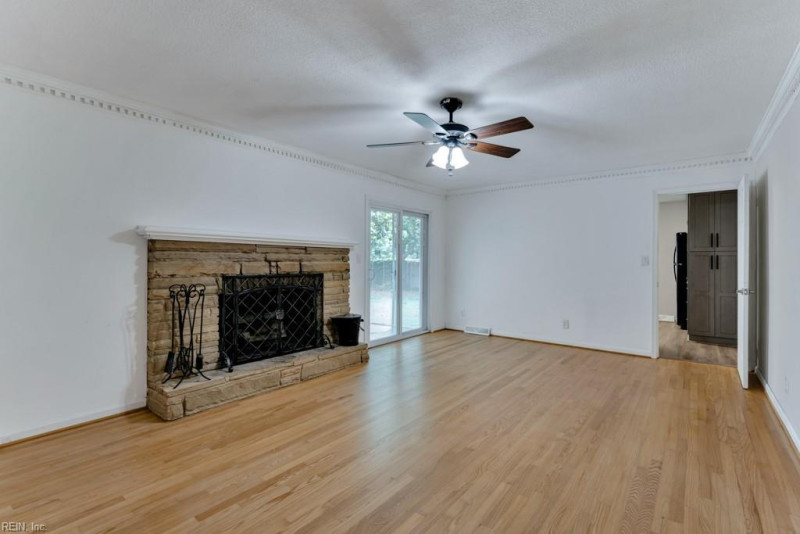Photo 15 of 39 residential for sale in Chesapeake virginia