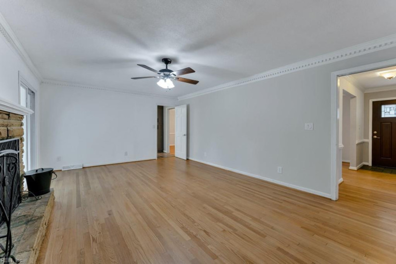 Photo 16 of 39 residential for sale in Chesapeake virginia