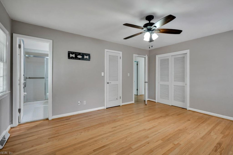 Photo 18 of 39 residential for sale in Chesapeake virginia