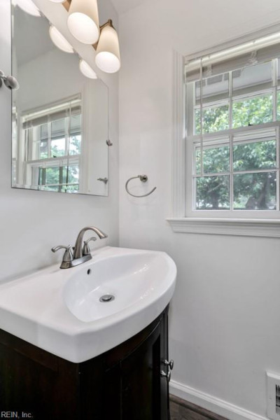 Photo 27 of 39 residential for sale in Chesapeake virginia